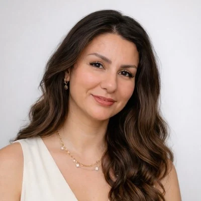 Portrait of Dr Ana Fouladzadeh